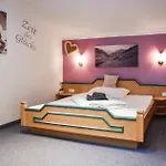 Almrausch Hotel 3*
