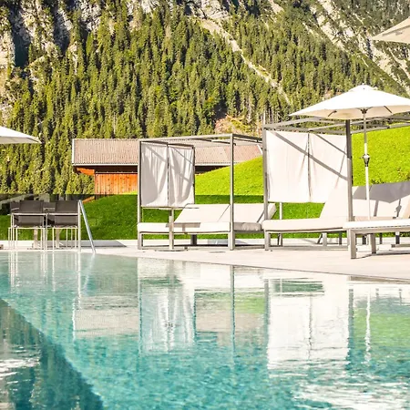 Hotell Almrausch 3*